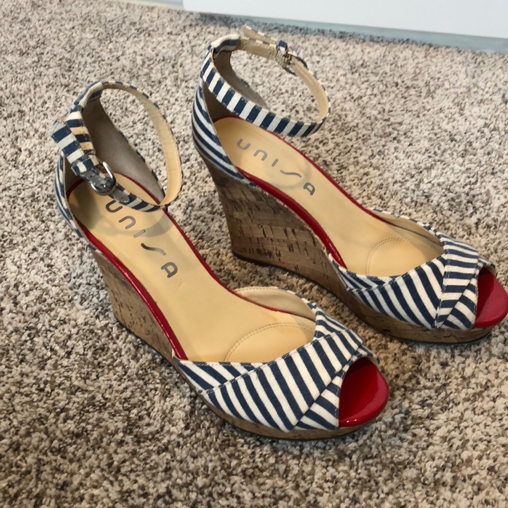 Unisa Wedge sandals❤️💙🤍